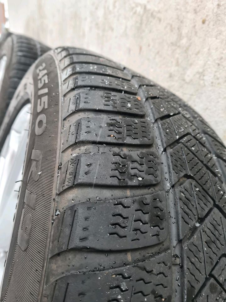 BMW X3 Pirelli Reifen auf Felge (Winter) komplett in Weyhausen