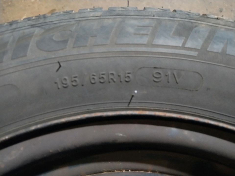 Satz Kompletträder Sommer Stahlfelgen 15 Zoll 195/65 R15 91V in Querfurt