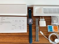 Apple Watch Series 9 GPS + Cellular, 45 mm Aluminiumgehäuse Silber, Sportarmband Sturmblau + Metallband Jubilee – gekauft 05/2024 Kr. München - Unterhaching Vorschau