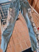 Jeans mit Spitzeneinsatz S Nordrhein-Westfalen - Lippstadt Vorschau