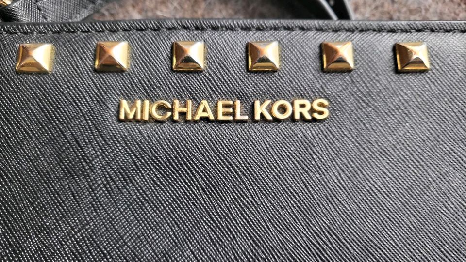 Gut erhaltene original Michael Kors Tasche schwarz in Koblenz