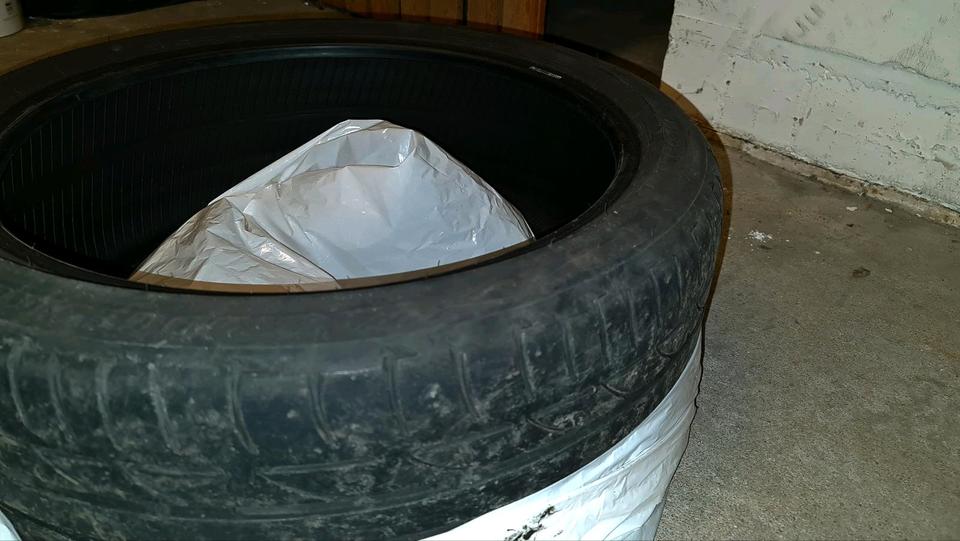 Aktuelle gebrauchte Bridgestone Sommerreifen 225/40 R19 93W XL in Berlin