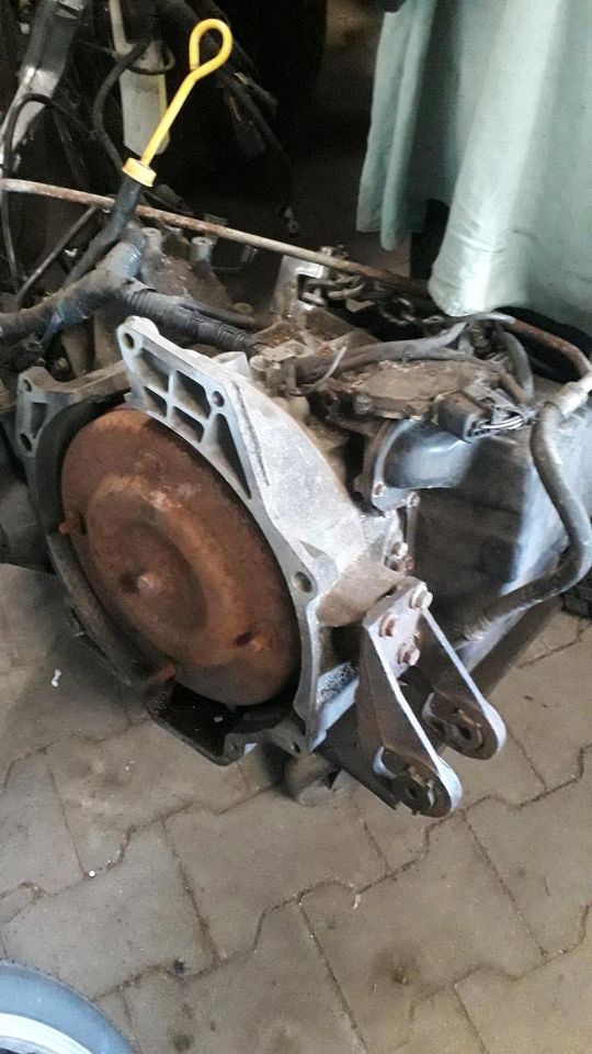 Ford Mondeo Mk1 Automatikgetriebe 2,5L V6 mit Wandler + Anlasser in Voerde (Niederrhein)