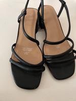 H&M Sandalen leichter Absatz Gr 40 Berlin - Spandau Vorschau