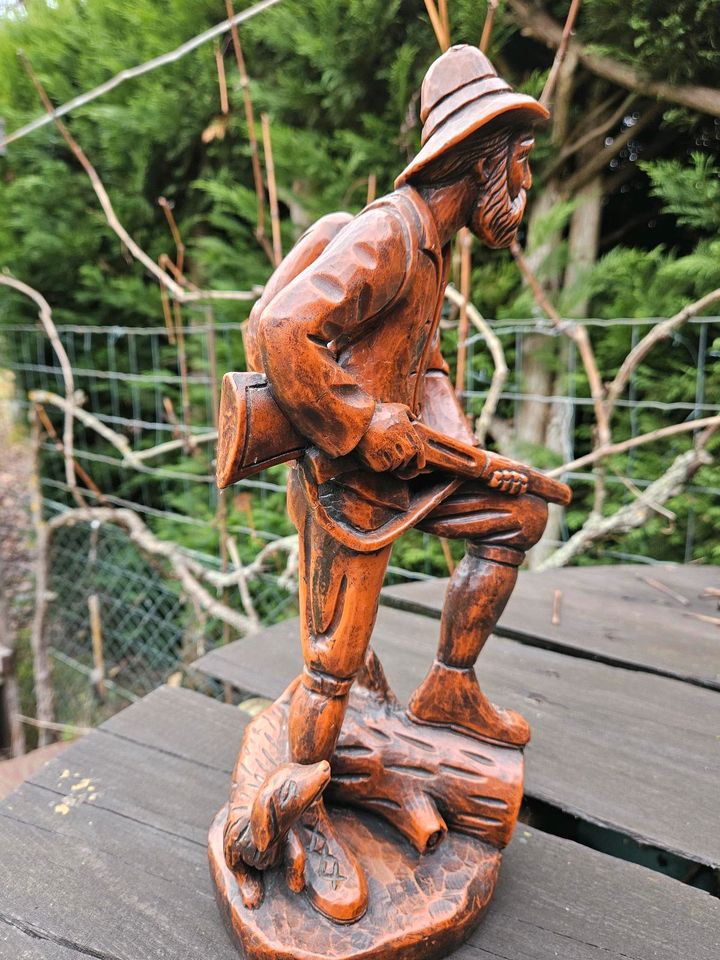 Jägerfigur aus Wachs 38 cm hoch in Bamberg