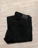 Bershka High Waist Denim schwarz Jeans Modell Iris Gr. 36 Nordrhein-Westfalen - Steinhagen Vorschau