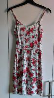Kleid Sommerkleid weiß geblümt Größe 34 H&M Niedersachsen - Leer (Ostfriesland) Vorschau
