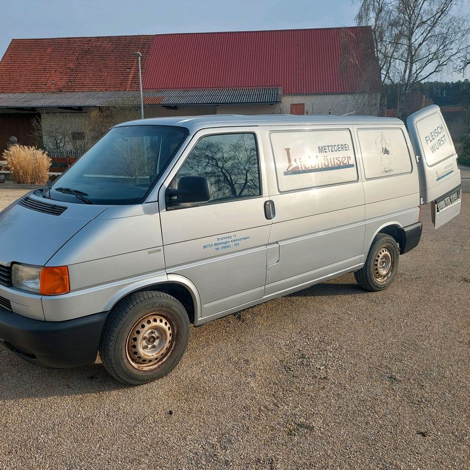 VW Bus T4 mit Kühlausbau in Möttingen