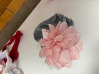 Haarband Blume grau rosa 3-6 Monate Niedersachsen - Sande Vorschau