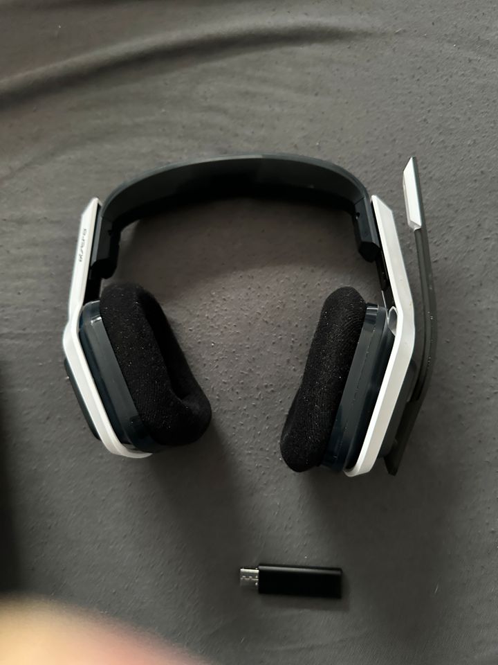 ASTRO A20 Headset PS5 in Groß-Gerau