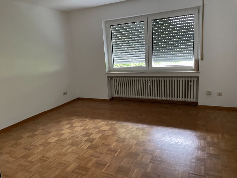 Schöne 4-Zimmer Wohnung in Düssledorf-Wiitlaer in Düsseldorf
