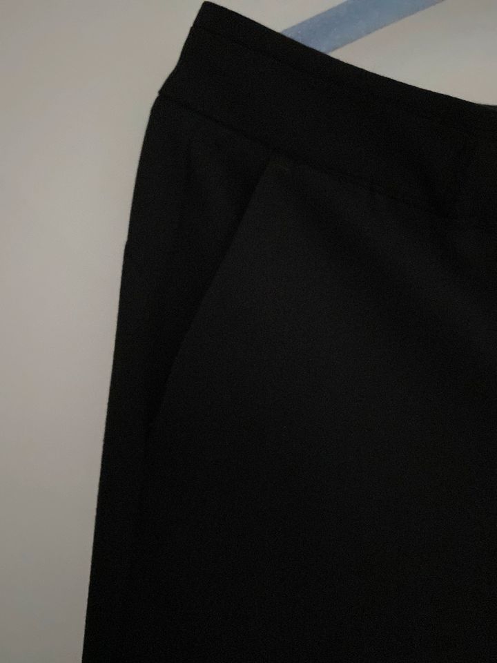 Schwarze Stoffhose Hose für Damen  in XS, 34 von Esprit in Fellbach