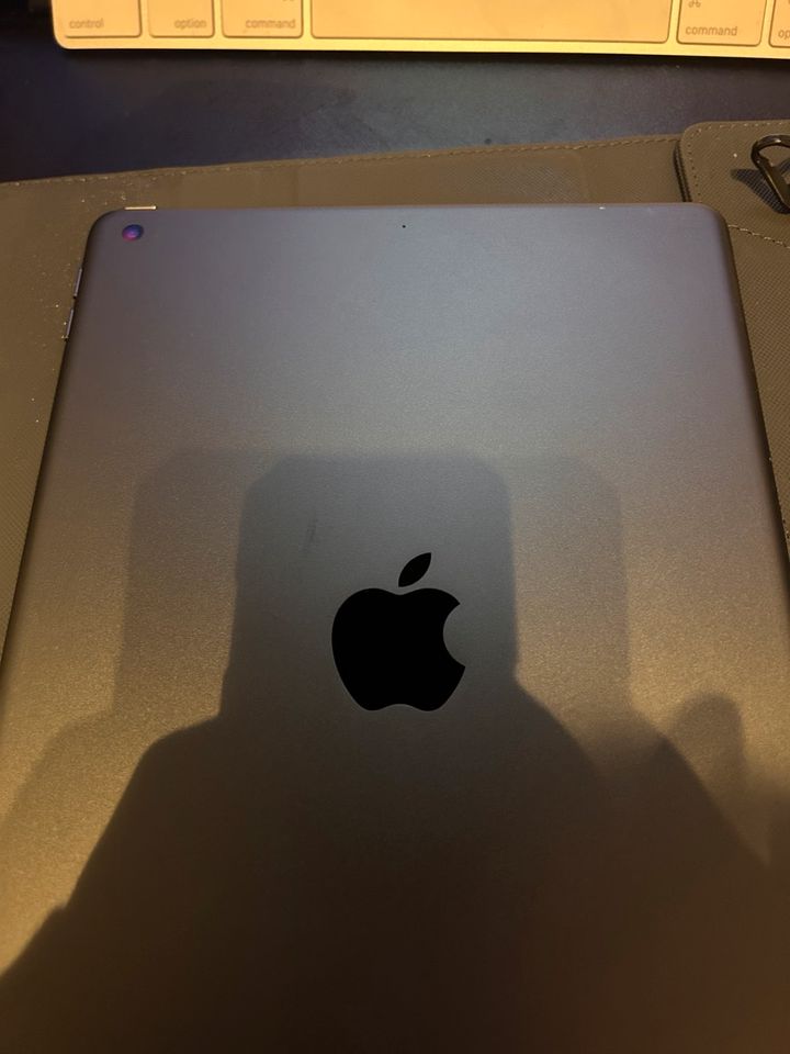 Apple iPad 10.2 32GB Wi-Fi - Space Grau Generalüberholt Garantie in Lünen