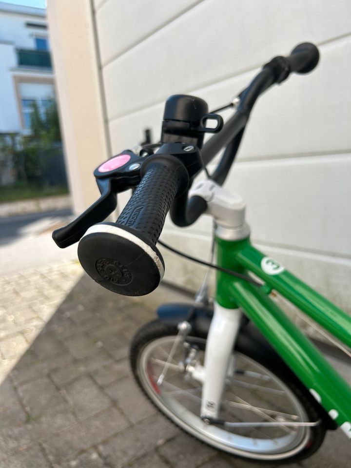 Woom 3 Kinderfahrrad Ständer Klingel Schutzblech aus 1.Hand in Hattersheim am Main