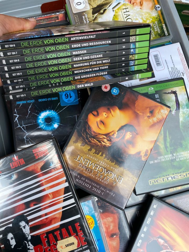 100 Stück DVD s Sammlung Kellerfund 1 Kiste in Essen