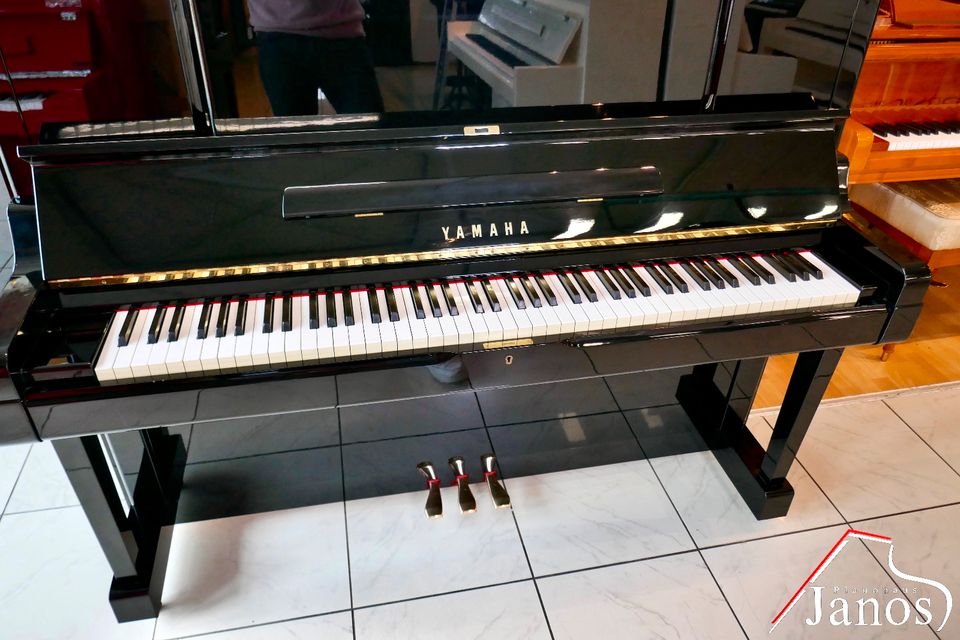 Hervorragedes Yamaha Klavier ✱ YUX 130 cm ✱ Japanische Produktion in Königsbrunn