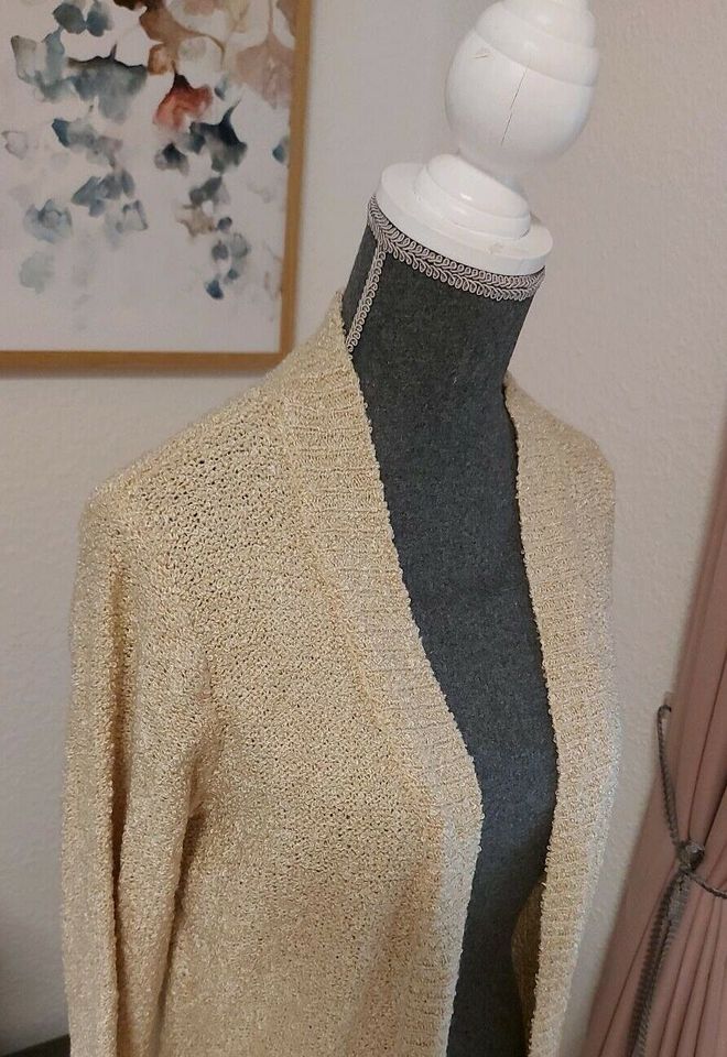 Miller & M. Damen Strick Jacke Cardigan Pulli lang beige S 36 38 in Walsrode