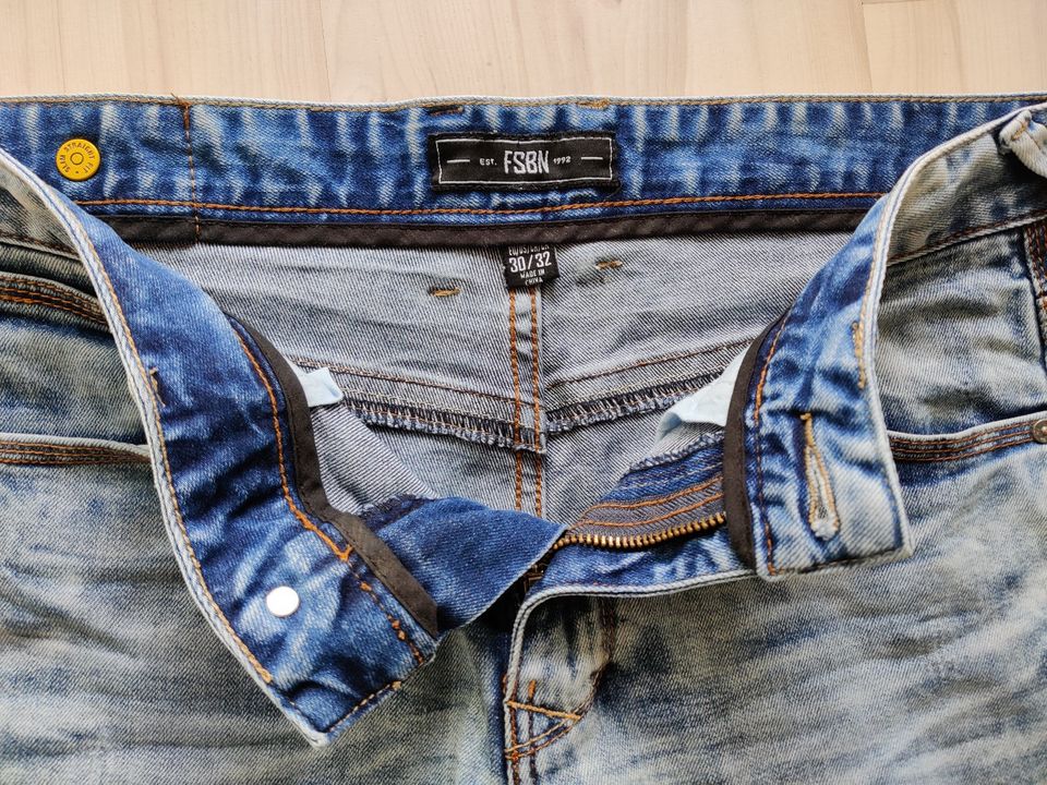 Jeans FSBN Bund 30 / Länge 32 slim straight fit Herren Hose in Plauen
