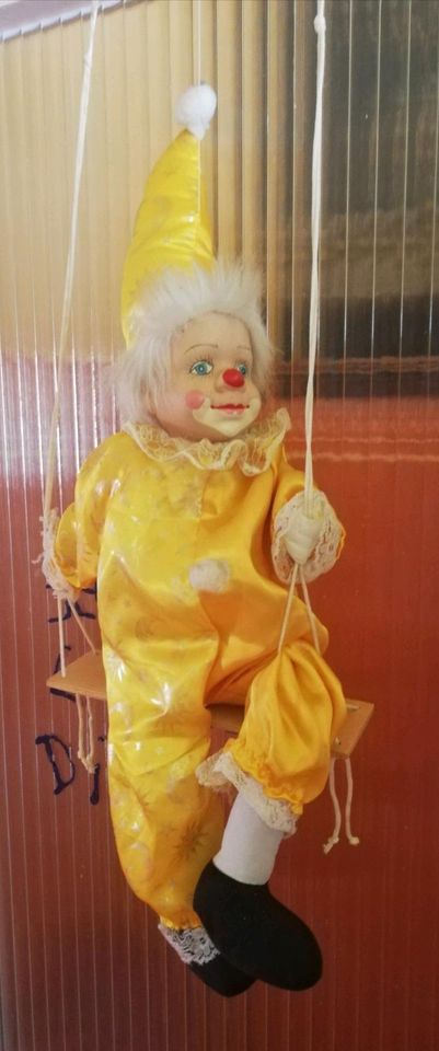 Clowns auf Schaukel 6 Stück in Kiel