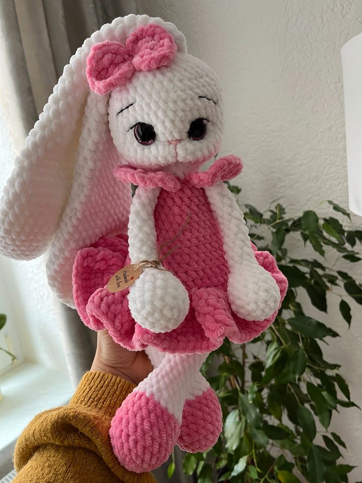 Gehäkelte Kuscheltiere (Ballerina Hase 40 cm ) in Leipzig