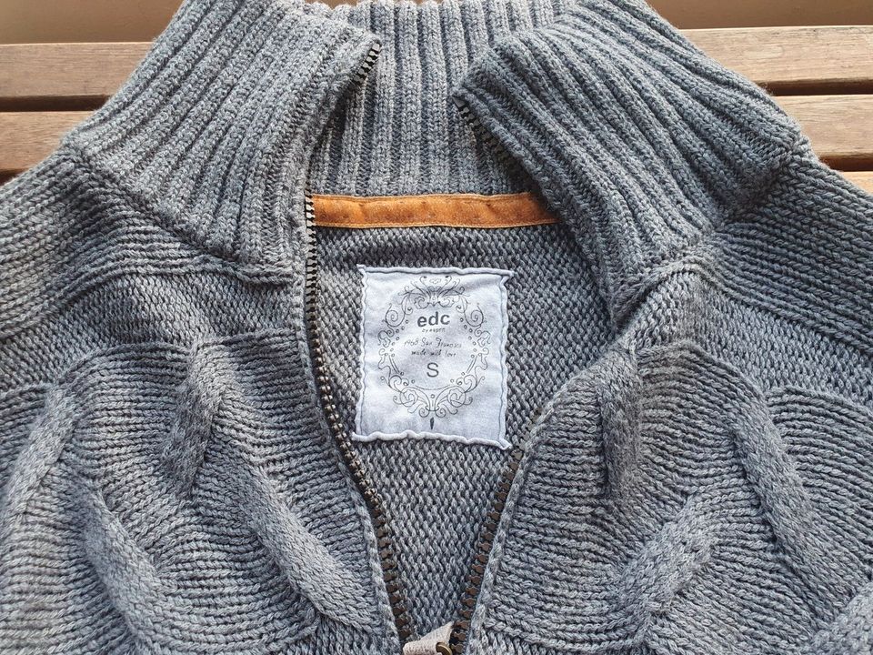 Längere Esprit Strickjacke in grau S in Rodgau