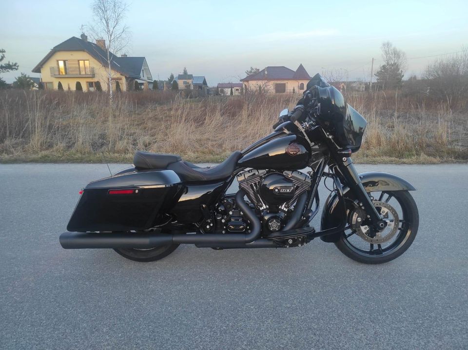 ⚡HARLEY DAVIDSON 2016 FLHX STREET GLIDE  103 TC NAVI AIR RIDE⚡ in Königstein im Taunus