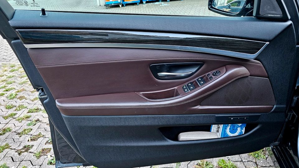 BMW 5er 525d 218ps  **Voll Austattung** in Freiburg im Breisgau