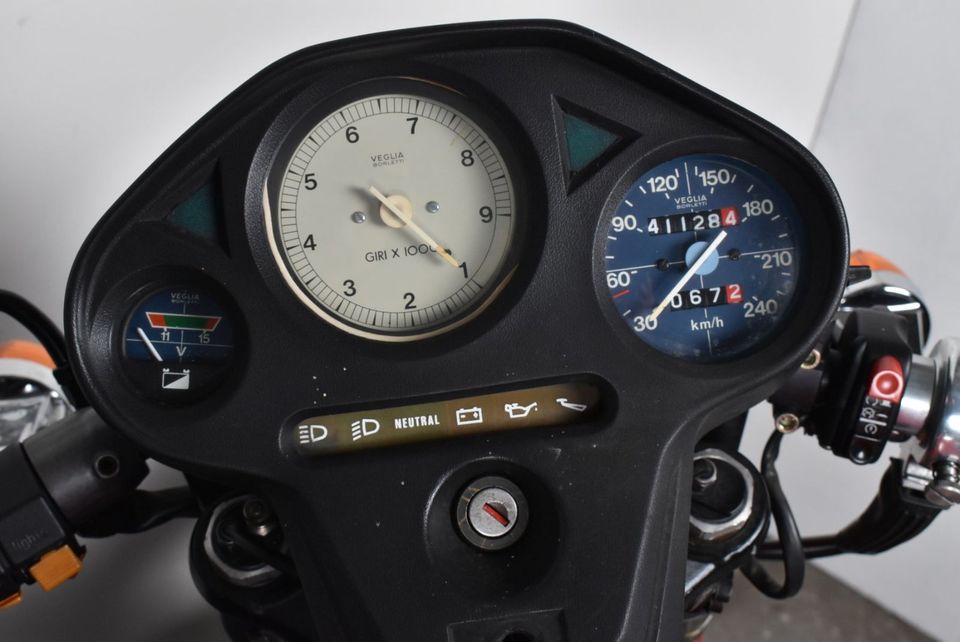Schön modifizierte Moto Guzzi Le Mans III in Laer