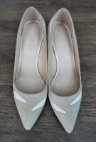 Beige/weiße Pumps in Gr. 37 von Catwalk Kr. München - Feldkirchen Vorschau