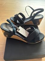 NEU MIT ETIKETT Tommy Hilfiger Sandale Gr. 40 Hessen - Walluf Vorschau