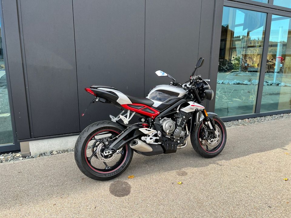 Triumph Street Triple 765 R in Oy-Mittelberg