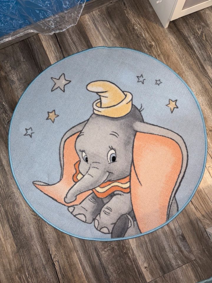 Teppich/Dumbo/Disney/Kinderzimmer/Babyzimmer in Oberkrämer