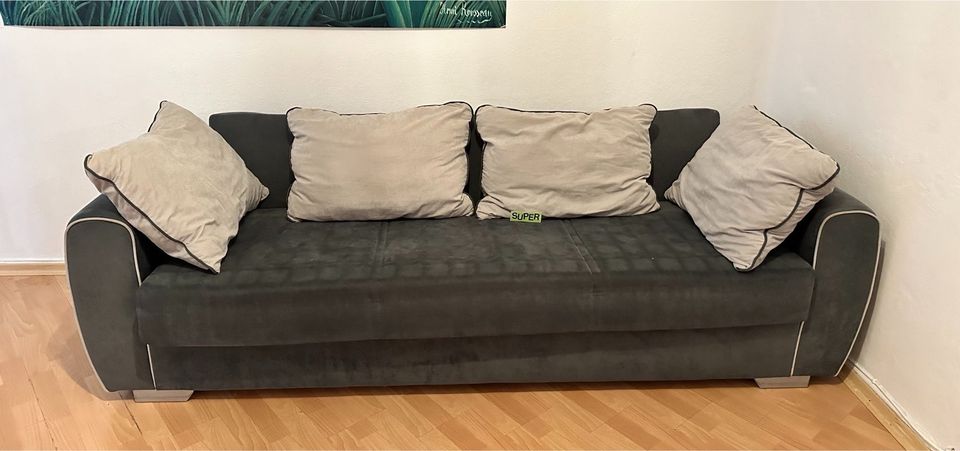 Große gemütliche Schlafcouch in Berlin