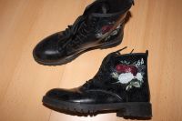 Stiefel Stiefeletten Boots im Gothic Stil schwarz Blumen 40/39 Brandenburg - Velten Vorschau