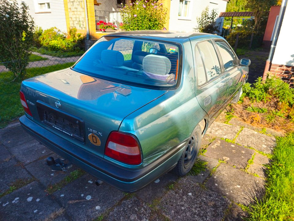 Nissan Sunny1,6 Liter Automatik BJ. 1994 Reifen Garagenfahrzeug in Beverungen