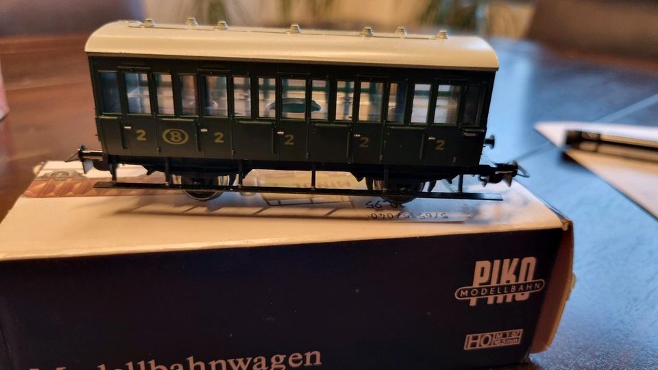 Piko Modelbahnwaggon in Glashütten