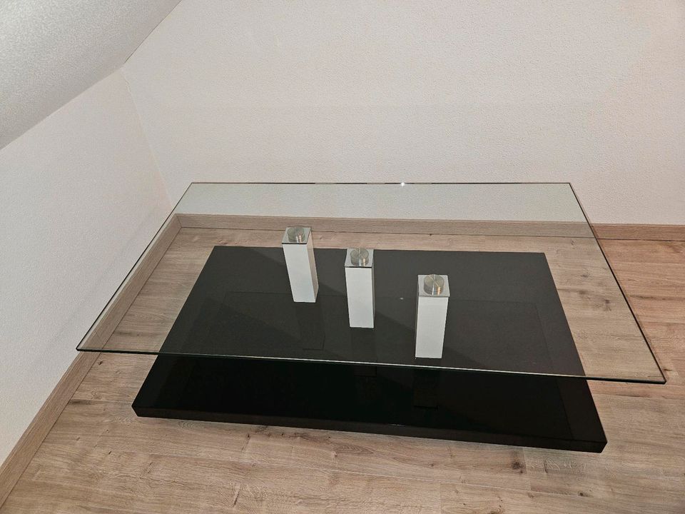 Couchtisch 120 x 70 x 38,5 schwarz lackiert mit Glassplatte in Bubesheim