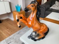 Tänzelndes Porzellan Pferd Skulptur 1950 - Sehr gut erhalten! Nordrhein-Westfalen - Gronau (Westfalen) Vorschau