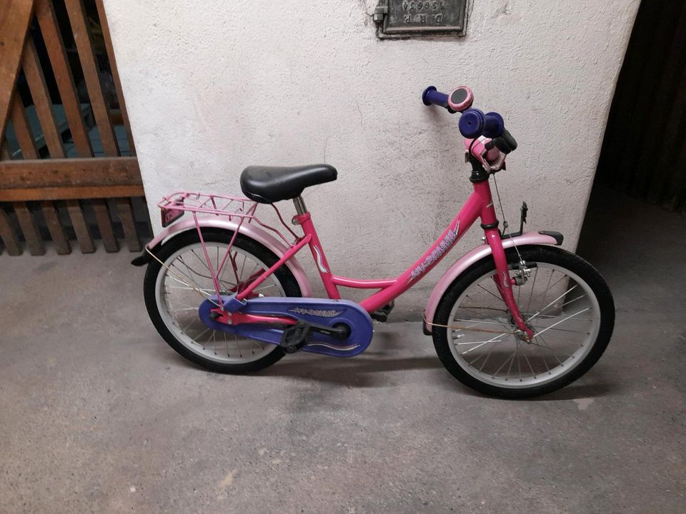 Kleines pinkes Fahrrad für kleine Mädchen in Regensburg