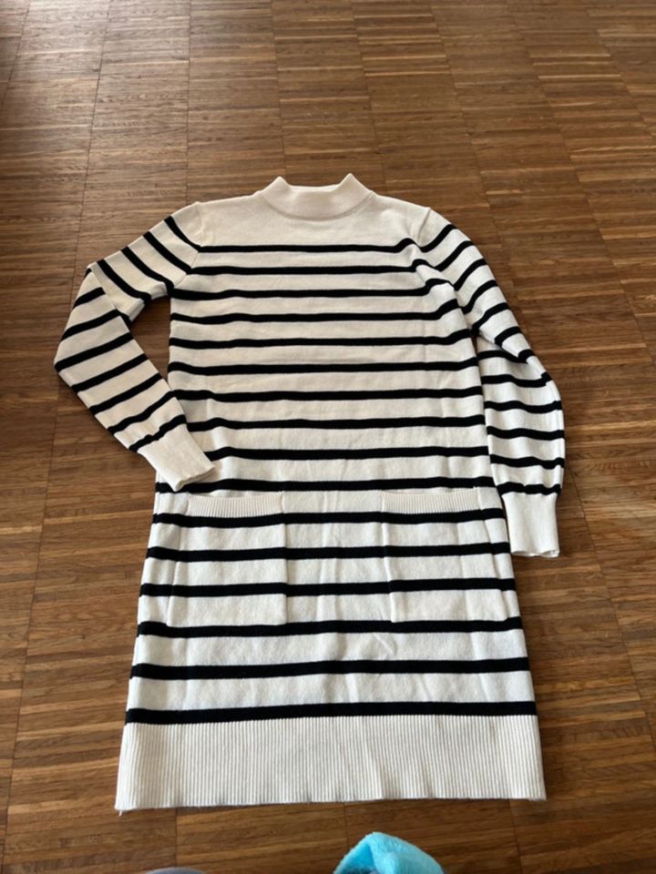 Schwarz/weiß gestreiftes Kleid - Größe: S - Marke: Emery Rose in Hamburg