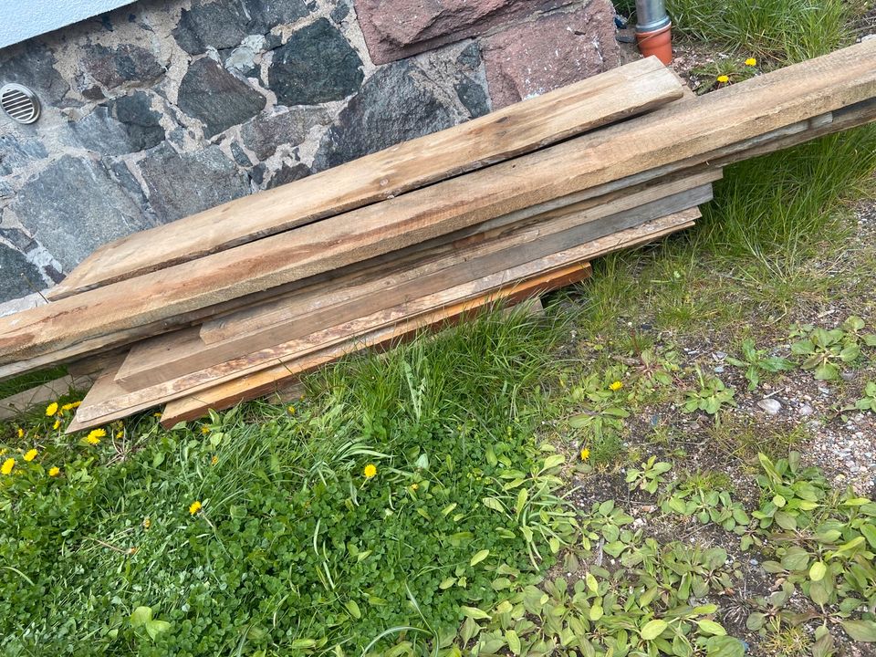 Bohlen Holz Holzbohlen Bretter bis 4 Meter günstig abzugeben in Suhl