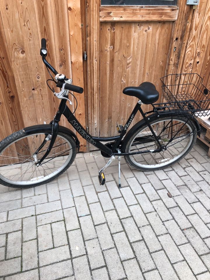 schwarzes Fahrrad VB in Hakeborn