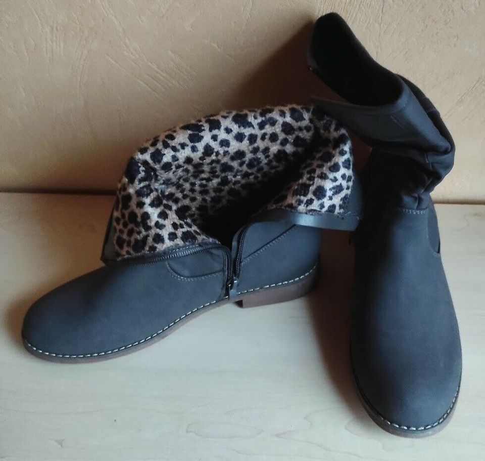 neue, schöne, flache, vegane Stiefeletten, Da-Schuhe grau, Gr. 41 in Battenberg