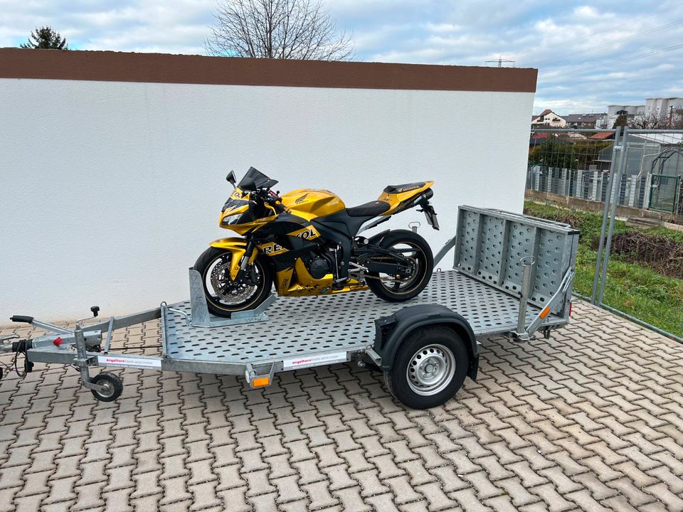 Profi Motorradtransporter / Motorradanhänger 1300 KG zu vermieten in Leimen