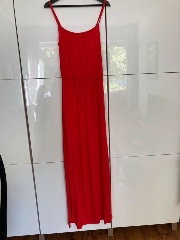 Rotes Kleid von Vila in Größe S in Hamburg