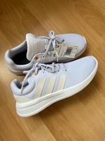 Adidas Cloudfoam Sneaker Schuhe weiß 37,5 comfort runners joggers Berlin - Schöneberg Vorschau