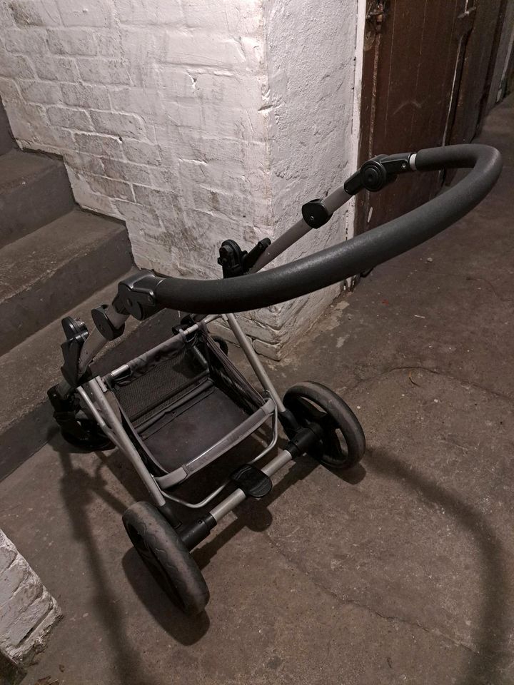 Versand Babyone Kinderwagen Gestell Ersatz Baby One Buggy Räder in  Hamburg-Mitte - Finkenwerder | eBay Kleinanzeigen ist jetzt Kleinanzeigen