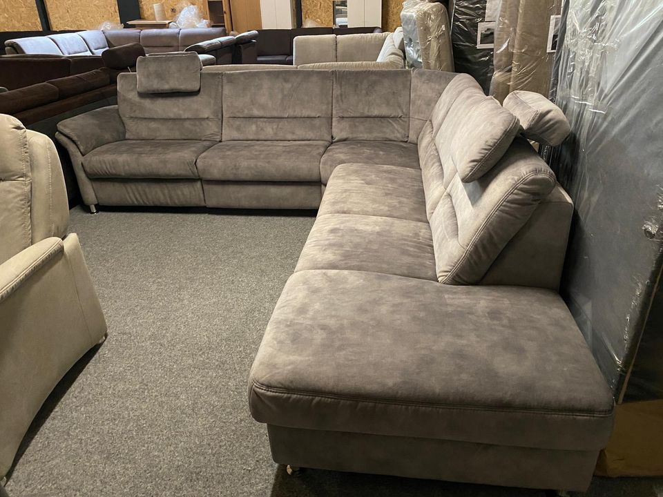 Sofa Ecksofa mit El Relax Funktion Kopfstützen in Neuenkirchen