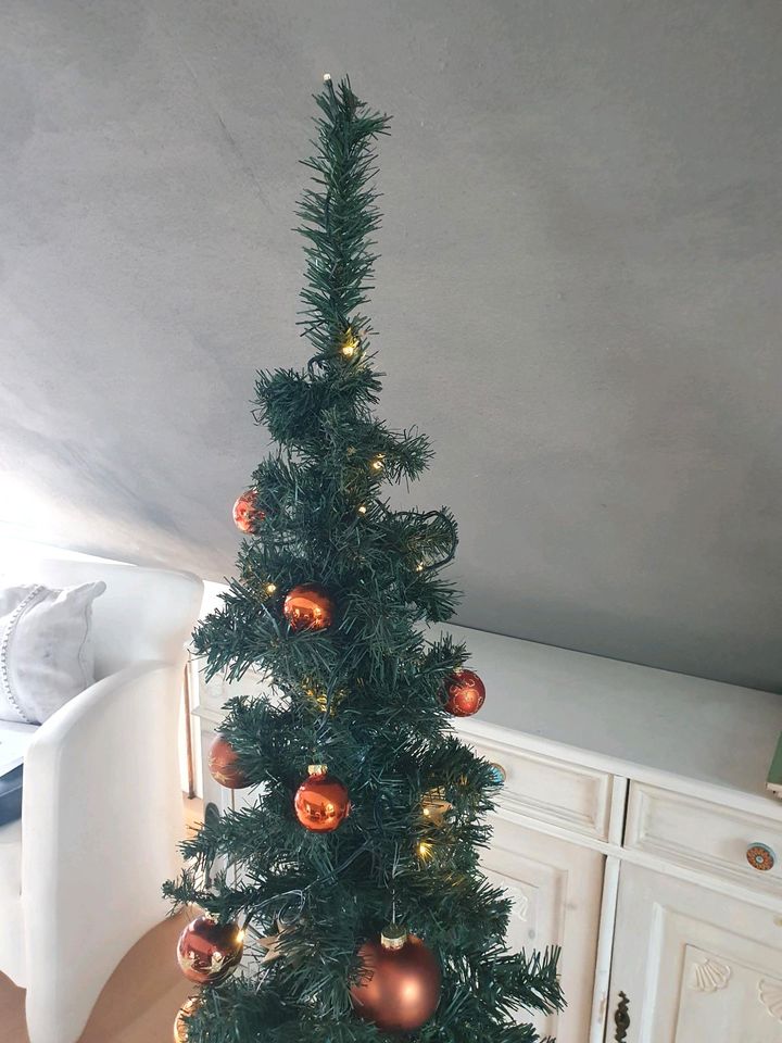 Künstlicher Weihnachtsbaum 160cm inkl Schmuck u Lichterkette in Hamminkeln