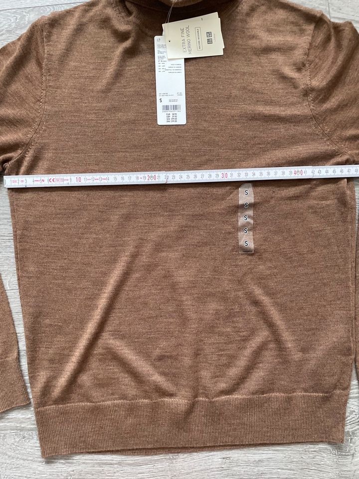 UNIQLO Merino- Pullover in Dortmund